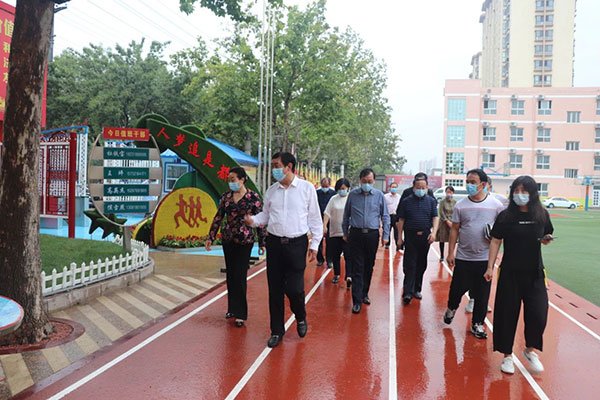 实地考察开学准备及校园环境监测工作