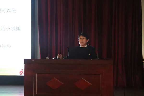 助力教师专业化成长
