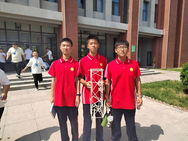 在衡水市首届中小学科学运动会上