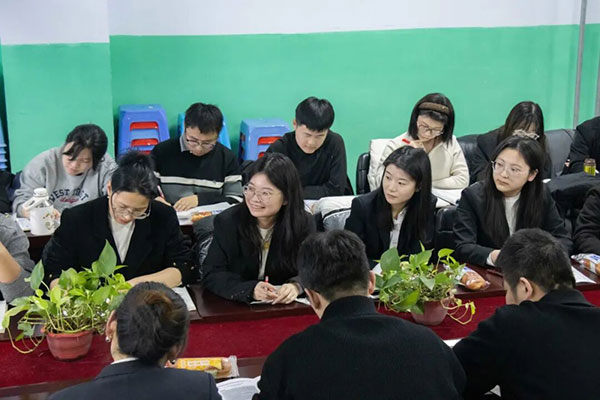 展开了兼具专业性与实践性的思想碰撞与