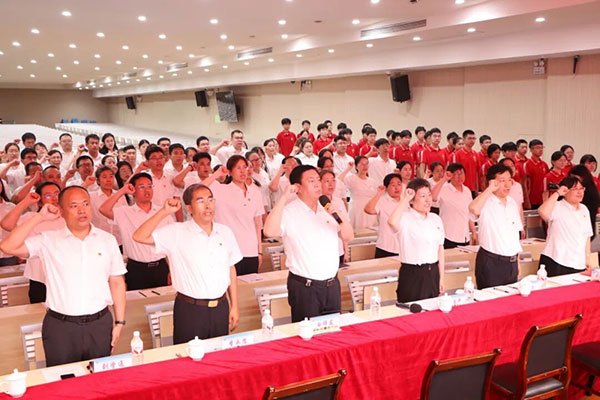 靠什么树政绩”